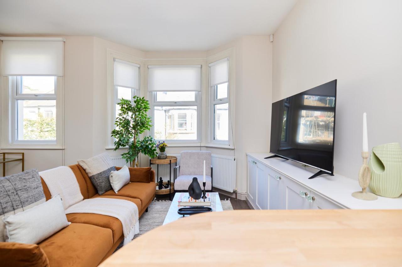 The Kilburn Crib - Stunning 3Bdr Flat Apartment London Ngoại thất bức ảnh